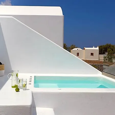 Altera Pars 3* Santorini Island