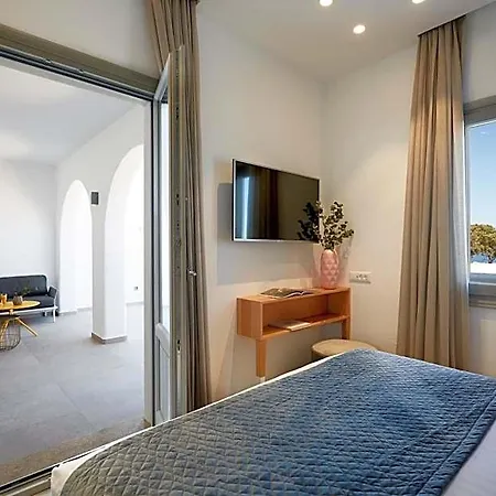Altera Pars 3* Santorini Island